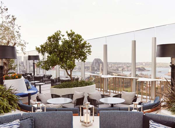 Rooftop bar CIRQ Bar & Lounge in Sydney