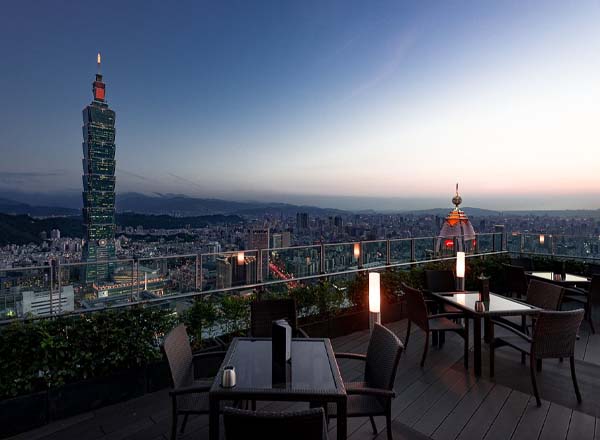 Rooftop bar Morton’s Sky Bar in Taipei