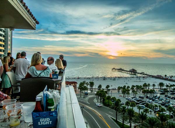 Rooftop bar Jimmy's Crows Nest in Tampa Bay