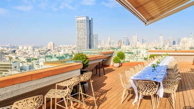 Rooftop bar Blue Sky in Tel Aviv