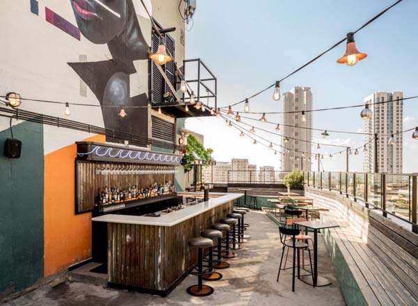 Rooftop bar Mondo 2000 in Tel Aviv