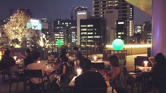 Rooftop bar NoMad Grill Lounge in Tokyo