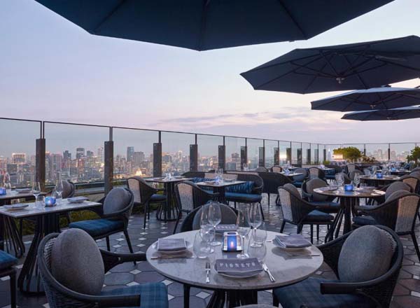 Rooftop bar Tokyo PIGNETO at Four Seasons in Tokyo