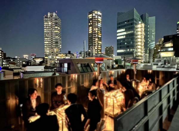 Rooftop bar Roku Nana in Tokyo