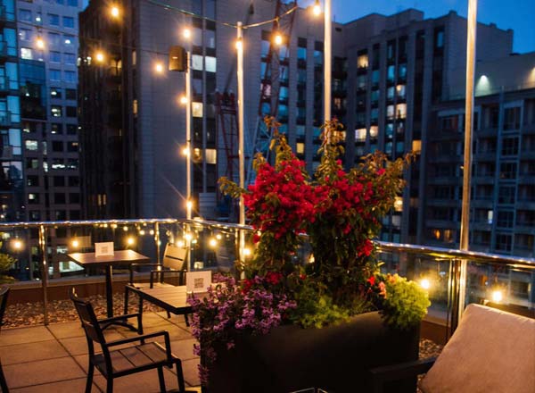 Rooftop bar Victor Rooftop in Toronto