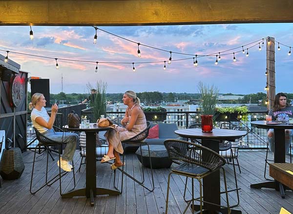 Rooftop bar GunRunner Rooftop Bar in Florence, AL