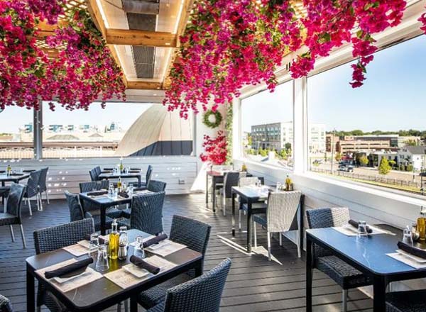 Rooftop bar Il Sogno in Wheaton, IL
