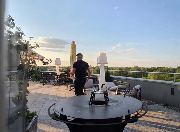 Bar en la azotea Moonsfera en Varsovia