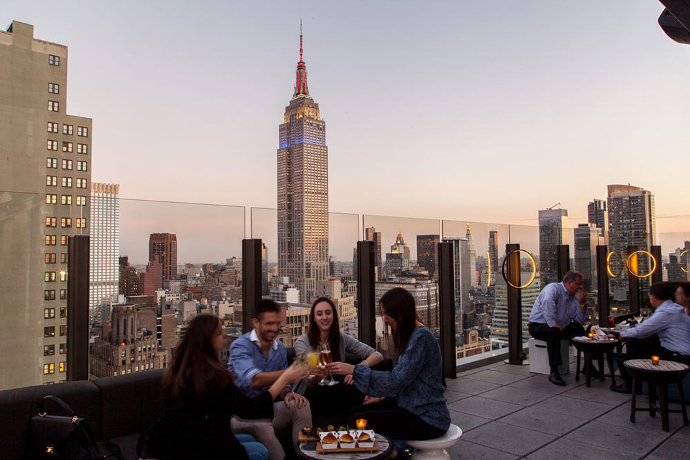 6 Best Rooftop Bars around Times Square [2022 UPDATE]