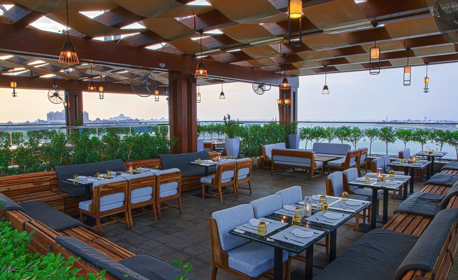 Romantic rooftop restaurant - Azura Panoramic Lounge