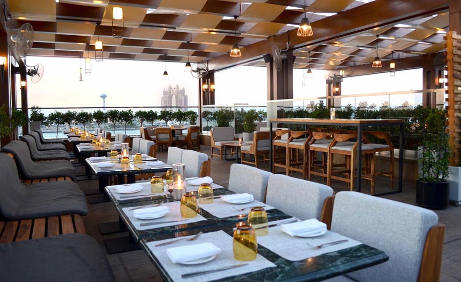 Romantic rooftop restaurant - Azura Panoramic Lounge