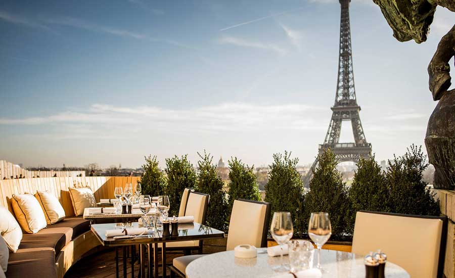 Romantic rooftop restaurant - Café de l'Homme