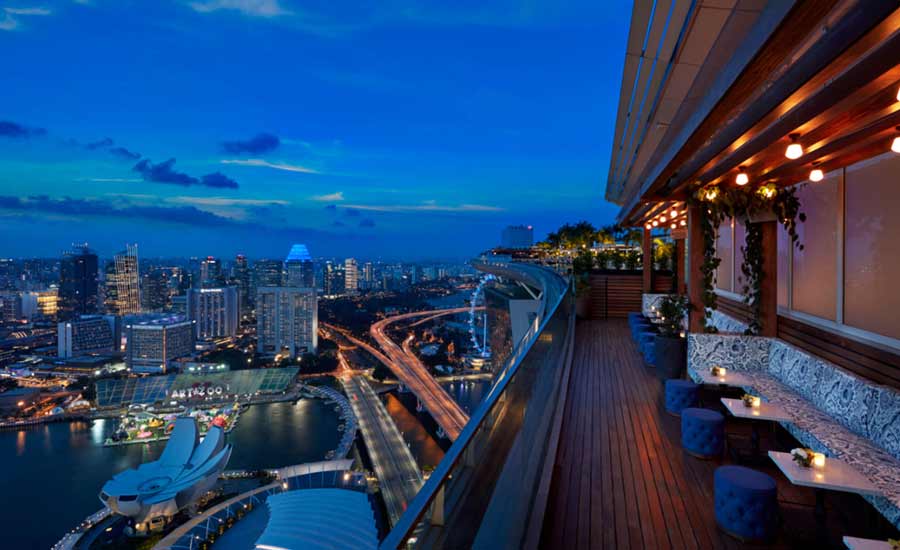 Romantic rooftop restaurant - Lavo