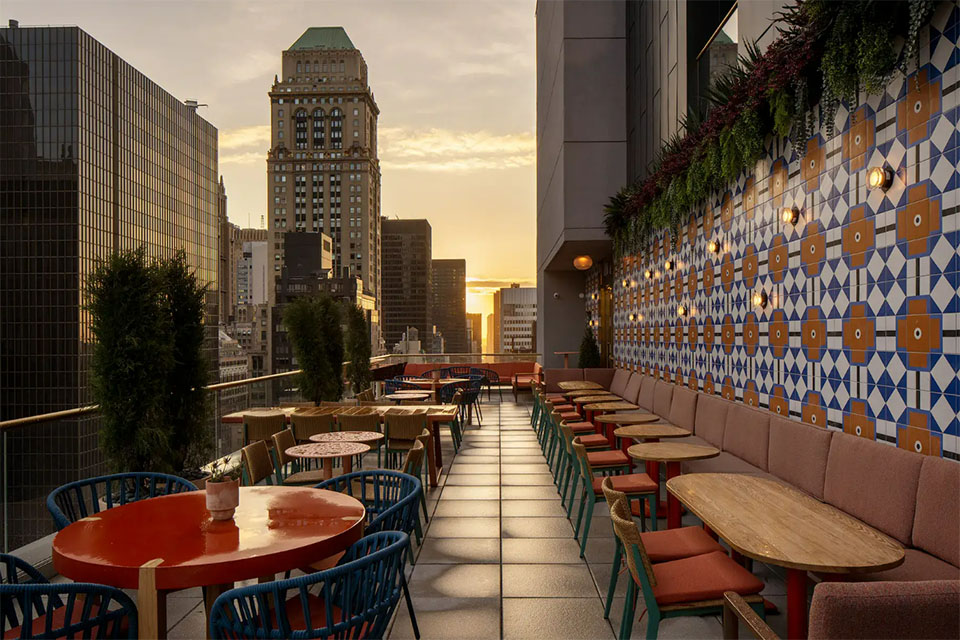 Manhattan Rooftop View, Skellig2008