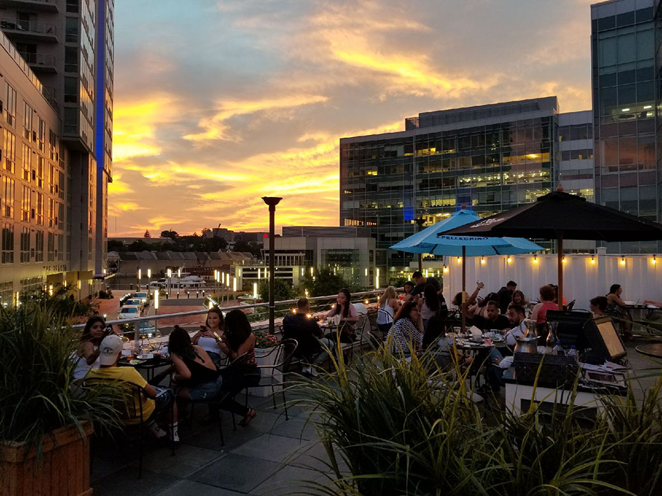 7 Best Rooftop Bars in Connecticut [2024 UPDATE]