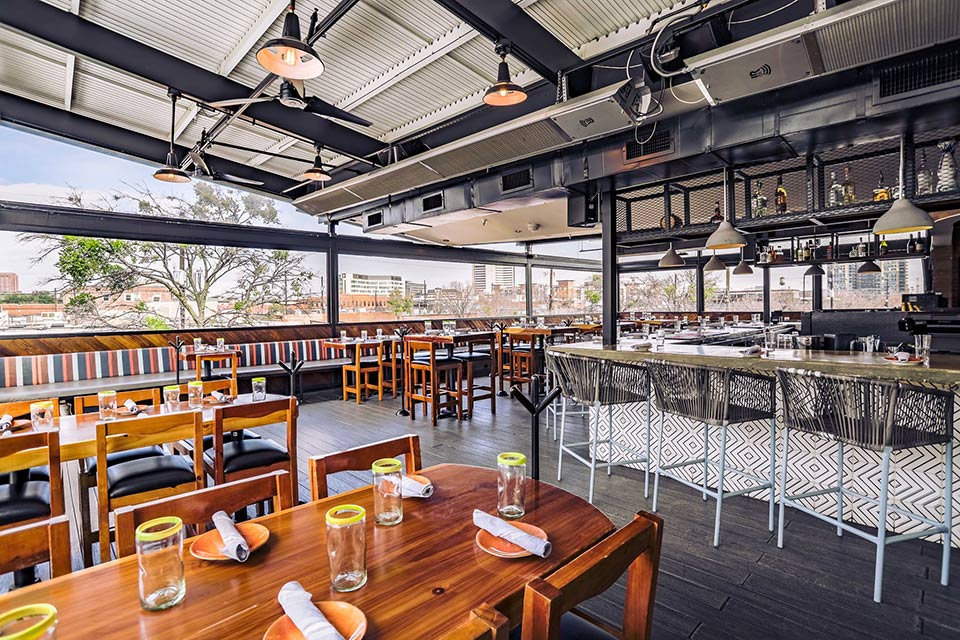 6 Best Rooftop Restaurants Dallas [2023 UPDATE]