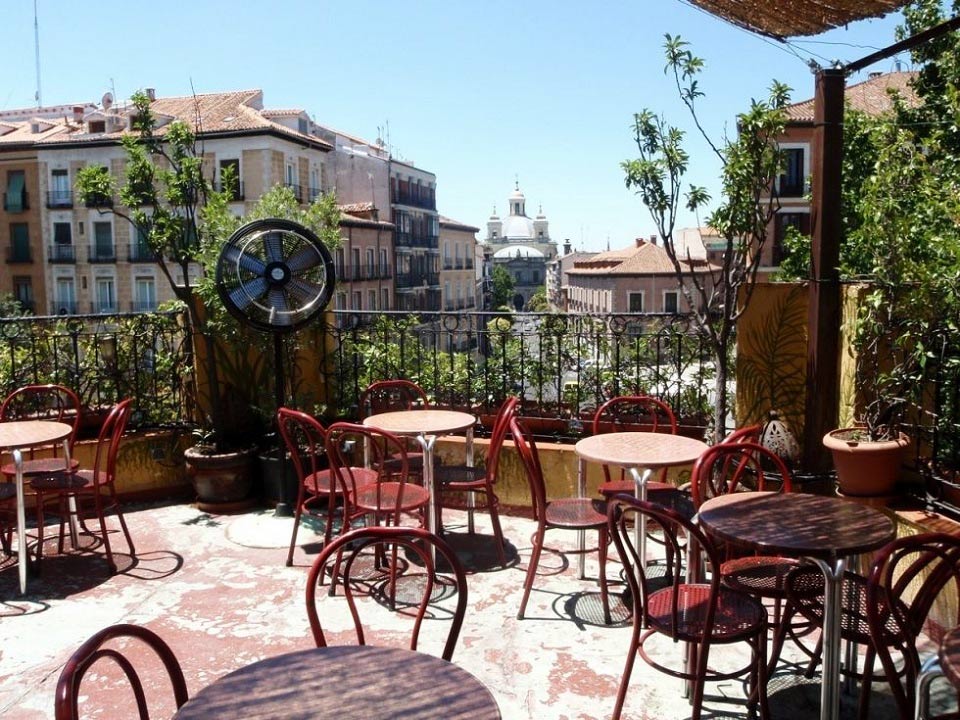 7 Best Rooftop Restaurants in Madrid [2025 UPDATE]