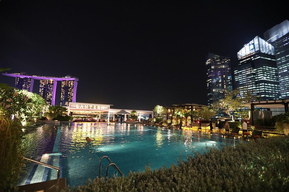 Lantern at Fullerton Bay