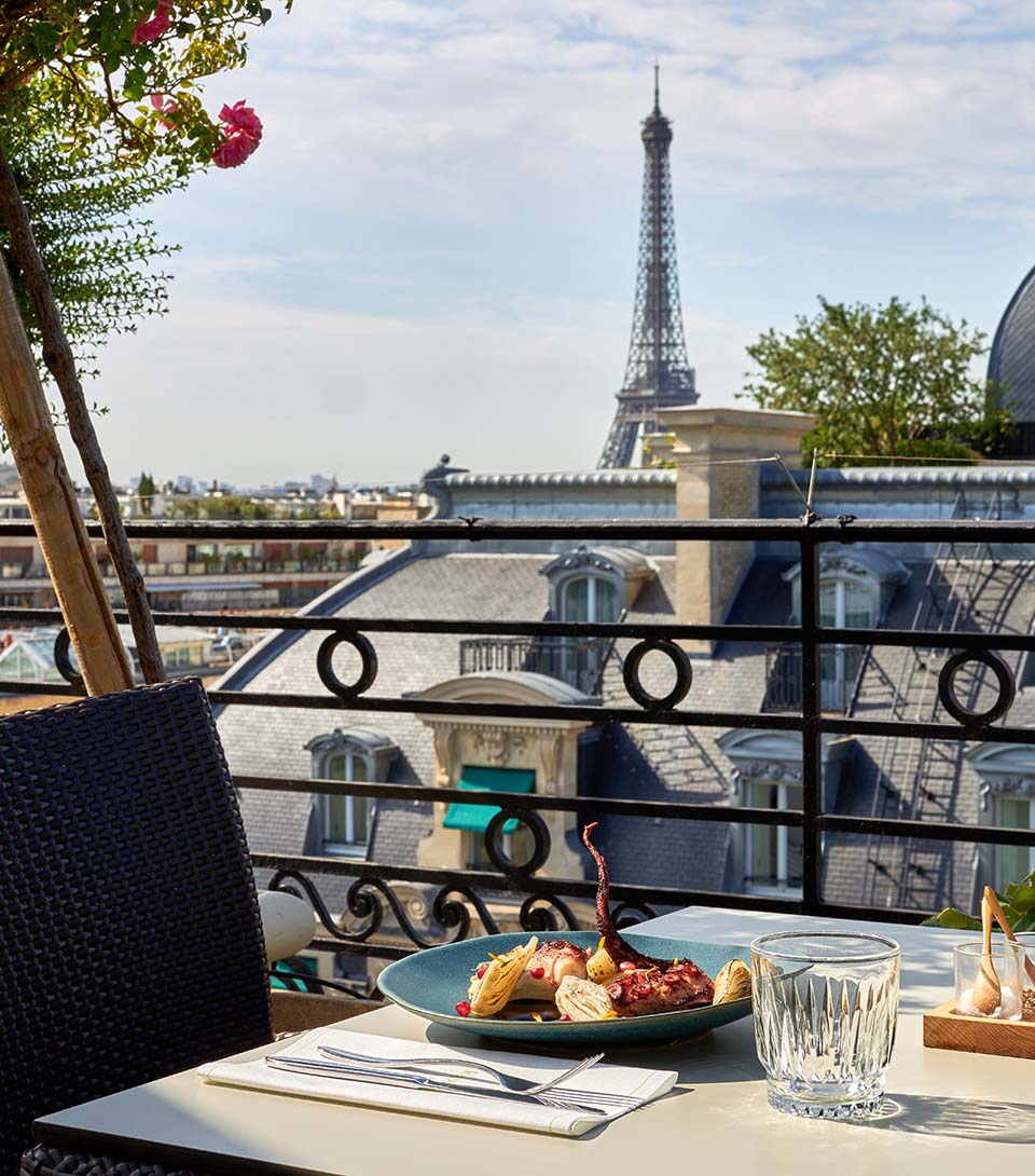 8 Best Rooftop Restaurants in Paris [complete guide]