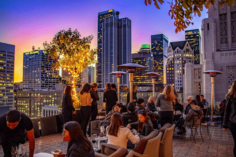 8 Best Rooftop Restaurants in Los Angeles [2022 UPDATE]