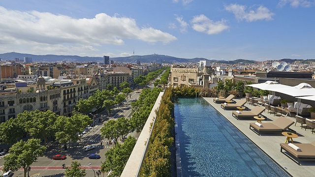 The 6 Best Rooftop Pools at hotels in Barcelona [2019 UPDATE]