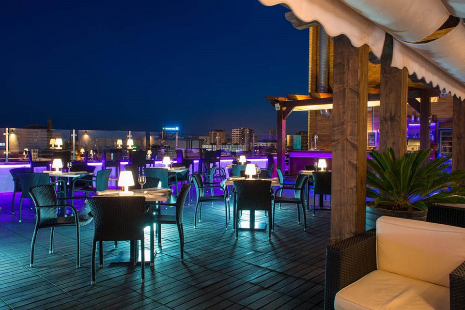 4 Best Rooftop Restaurants in [2023 UPDATE]