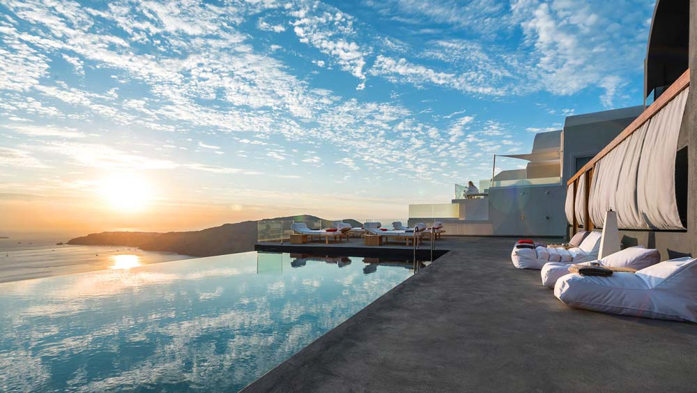 Best infinity pools Santorini