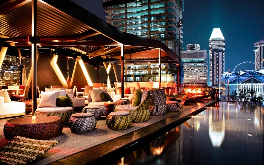 Rooftop pool Singapore - Naumi Hotel