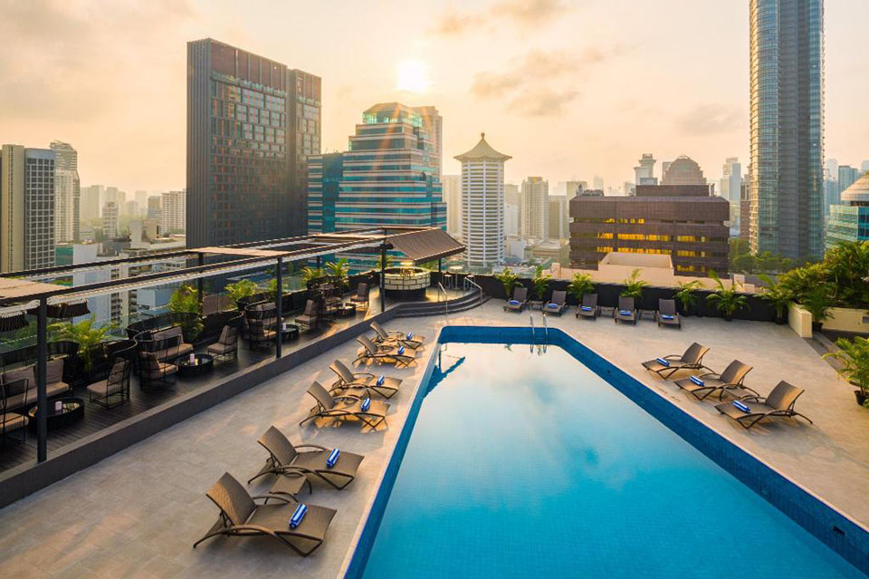 Rooftop pool Singapore - voco Orchard Singapore